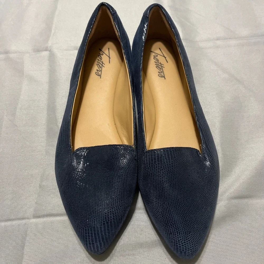 Trotters Pointed Toe‎ Loafers Womens Navy Blue Excellent Lizard Embossed Leather